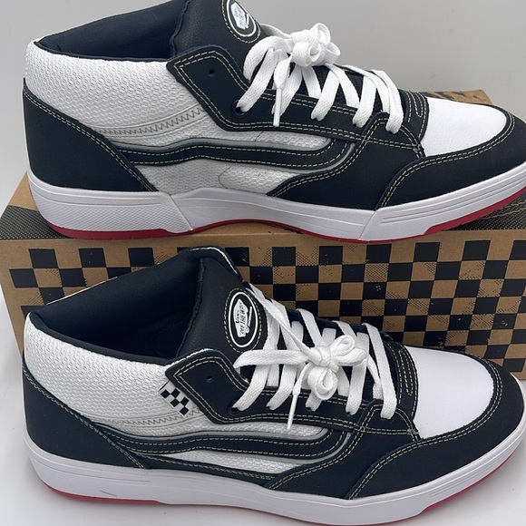 Vans Men’s Zahba Mid Black/White/Red
VN000CBSBWT Sneakers - Picture 2 of 16